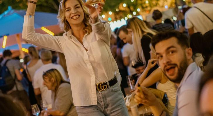 Nyárindító pezsgés a Belvárosi Bor- és Pezsgő Fesztiválon