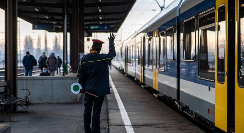 Az Orbán-kormány egyszeri 50 ezer forintos utalvánnyal köszöni meg a MÁV-dolgozók munkáját