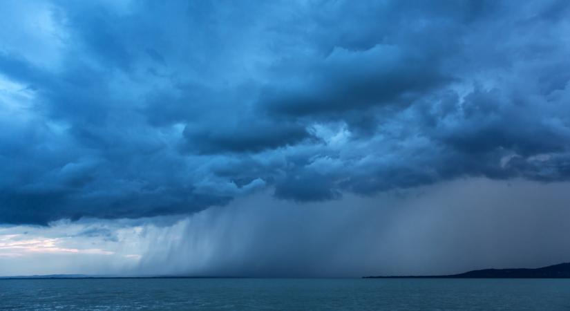 Szupererős szél tombol a Balatonnál - Van, aki nagyon jól jár a szokatlan jelenséggel