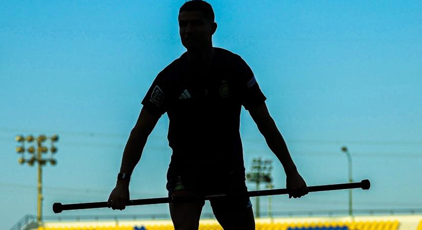 Cristiano Ronaldo rejtélyes klubváltásán hüledezik a világsajtó