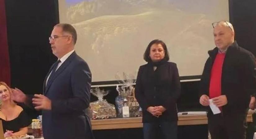 A Fidesz tavaly még kitüntette azt a javítóintézeti igazgatót, akit most letartóztattak emberkereskedelem és kényszermunka miatt