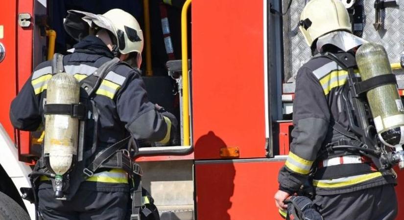 Lángok csaptak fel egy győri erkélyen - Több lakás is füsttel telítődött