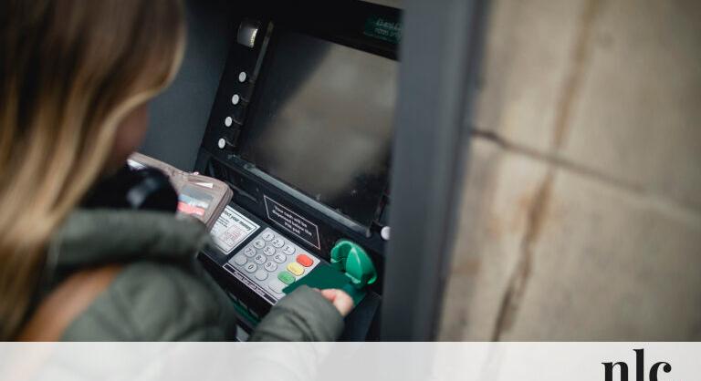 Lefagyott az ATM, 6,5 millió forintja tűnt el a boltosnak