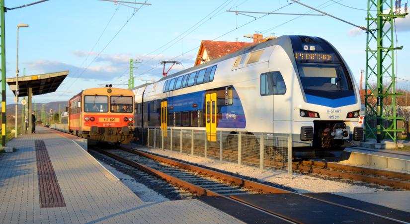 A Komárom-Esztergom vasútvonalon pótlóbusz közlekedik