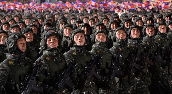 Észak-Koreában leváltottak egy magas rangú katonai vezetőt és „vasfegyelmet” hirdettek