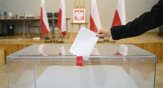 Beláthatatlan válsághoz vezethet egy túl szoros eredmény a lengyel elnökválasztáson
