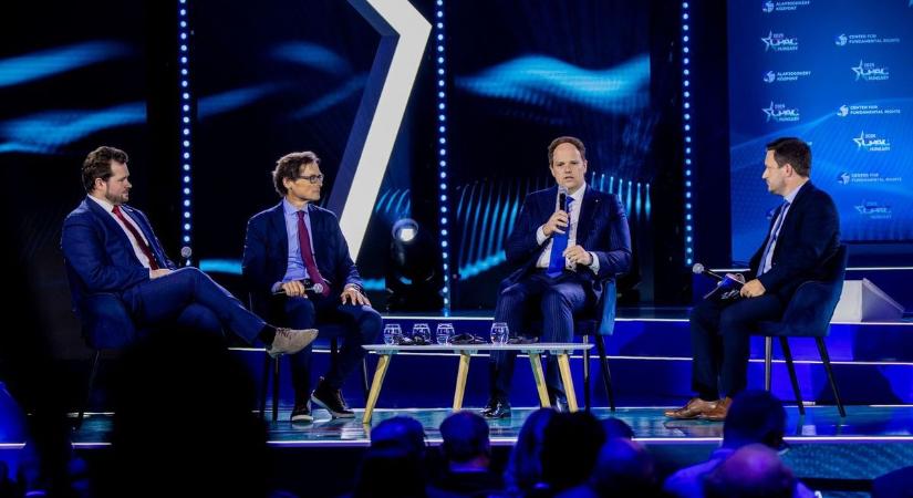 Kimondta a svájci sztárújságíró: Magyarország a józan ész központja az Európai Unióban