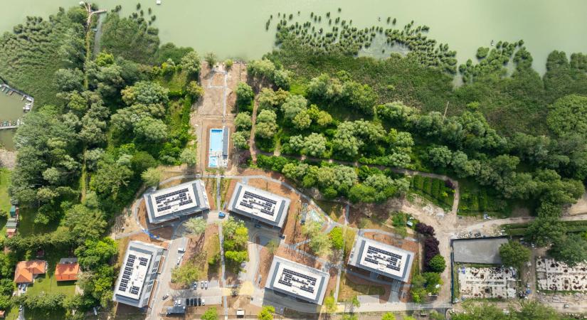 Hatalmas teraszok és prémium anyagok emelik magasra Keszthely új lakóparkját