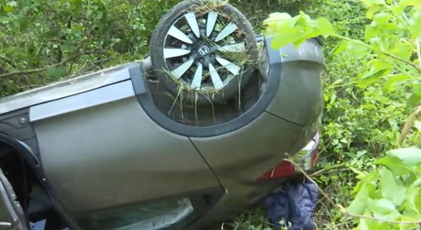 Roncsok mindenütt, hárman kórházban: 130-cal száguldozott a hevesi ámokfutó