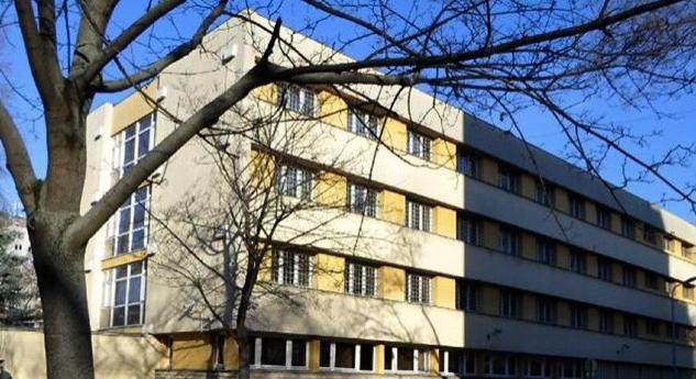 Prostituáltként futtatott két lányt a javítóintézet letartóztatott igazgatója