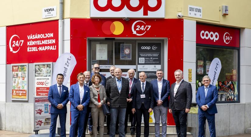 Megnyílt Magyarország első hibrid okosboltja