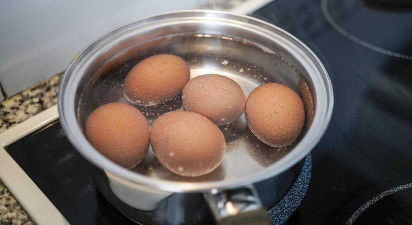 Adja ezt a főzővízhez, hogy tökéletes és könnyen hámozható legyen a tojás