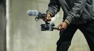 Mozifilmes képvilág, valós idejű AF, és 13 órányi 4K – ez a Sony FX2