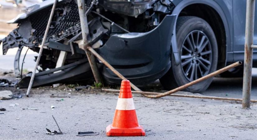 Házilag működtetett bontóüzemmel bukott le két férfi, tonnaszám állt a hulladék – fotóval