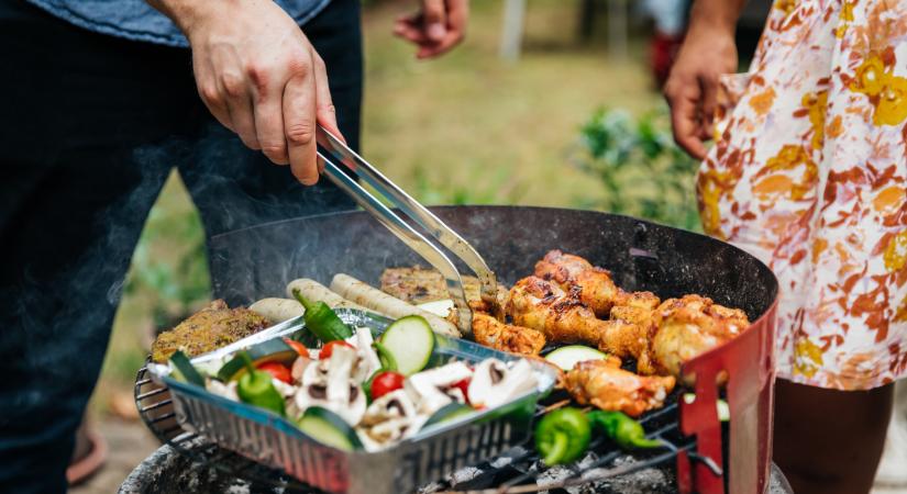 9 szabály, amit mindenképp tarts be, hogy biztonságos legyen a grillezés
