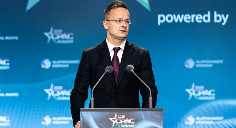Szijjártó Péter kormánybuktató kísérletről beszélt, és számonkérésre tett ígéretet