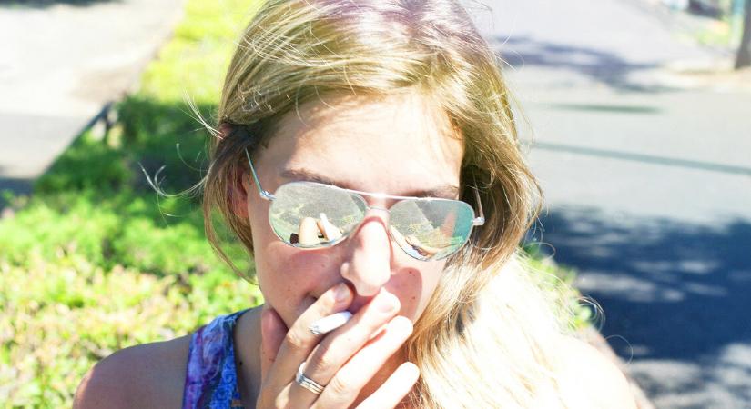 Szigorít Franciaország: a parkokból is kitiltják a dohányosokat
