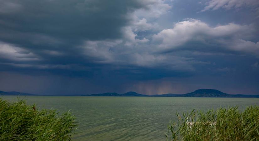 Méteres szörnyeket videóztak a Balatonban, a parton nyelik le áldozataikat, hátborzongató a magyar tenger titka