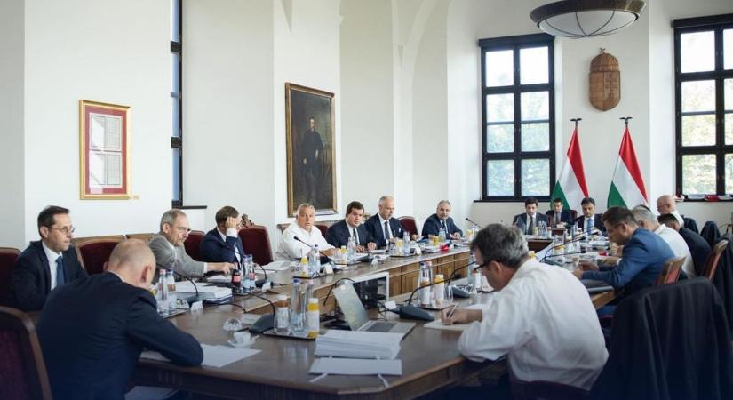 Döntött a kormány: jönnek az átcsoportosítások