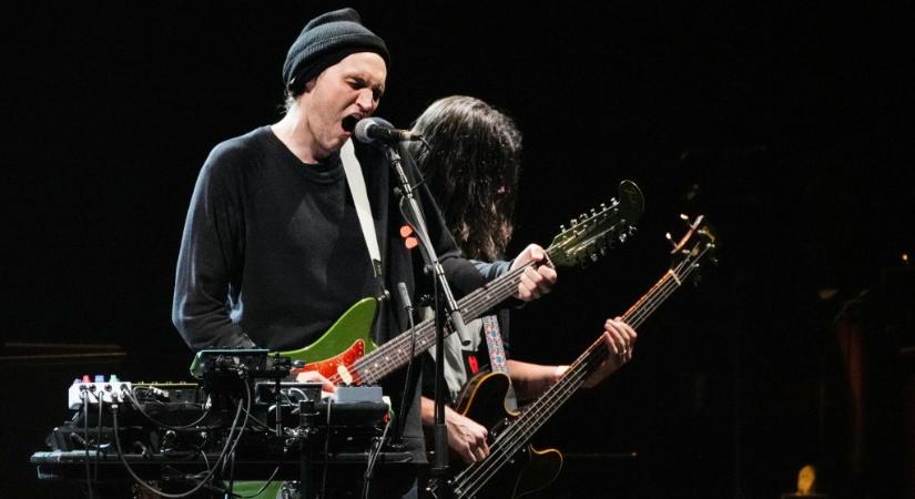 Halálra gázolt egy gyalogost a Red Hot Chili Peppers korábbi tagja, mégsem került börtönbe