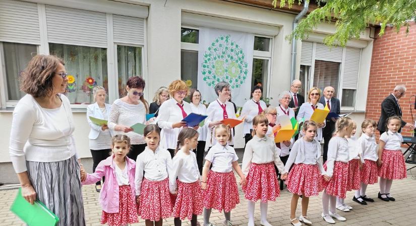 Fél évszázados jubileumát ünnepelte a halimbai Hársfa óvoda