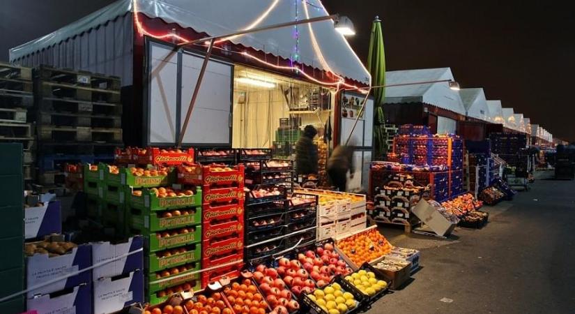 Lecsapott a NAV a Nagybani Piac árusaira: 70 embert vittek el a kommandósok