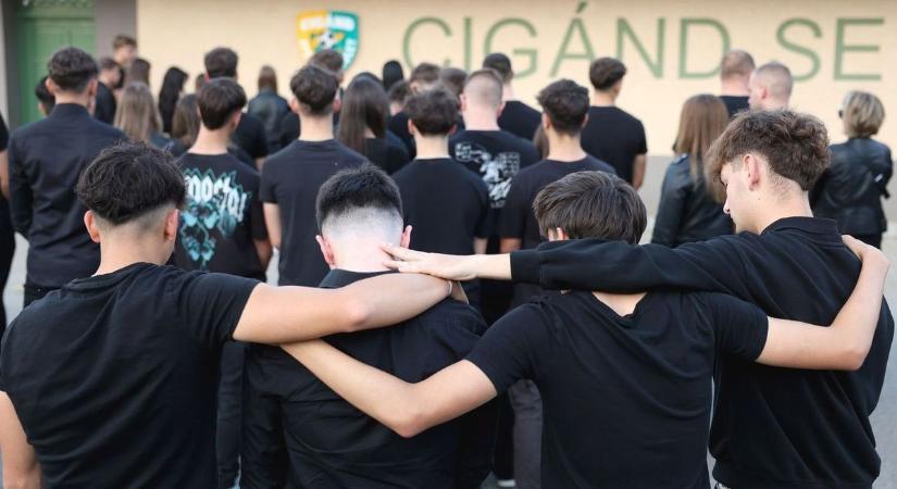 „Mérhetetlen fájdalmat érzünk" – az önkormányzatok és a sportegyesület is gyűjtést szervez az elhunyt fiú családjának