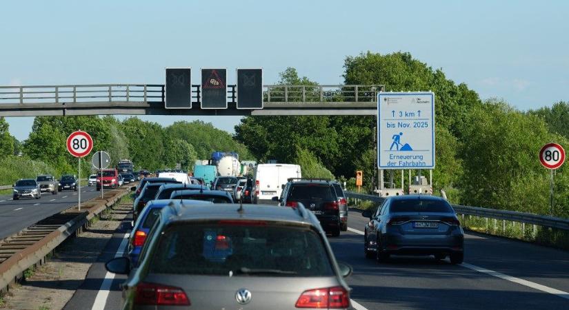 Azt jelezte a Google Maps, hogy az összes német autópályát lezárták, eluralkodott a káosz