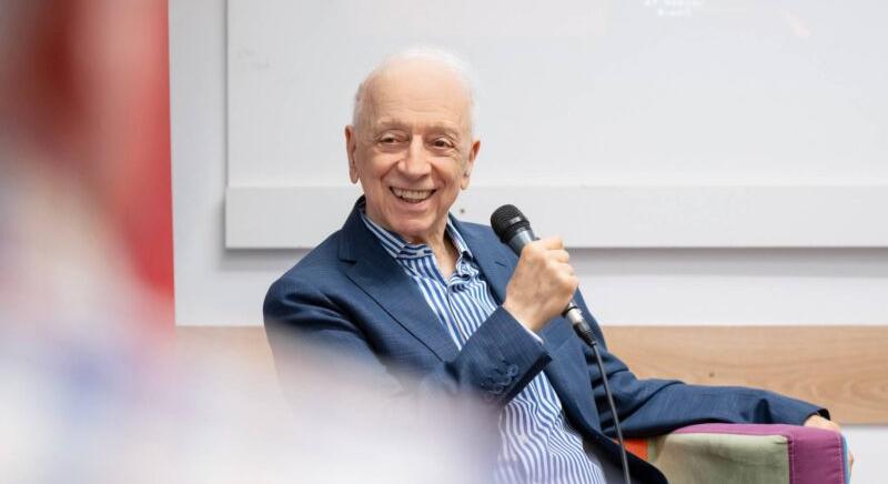 Arra tanít, hogyan kell élni – Szirtes Tamásról írt könyvet Rényi Ádám