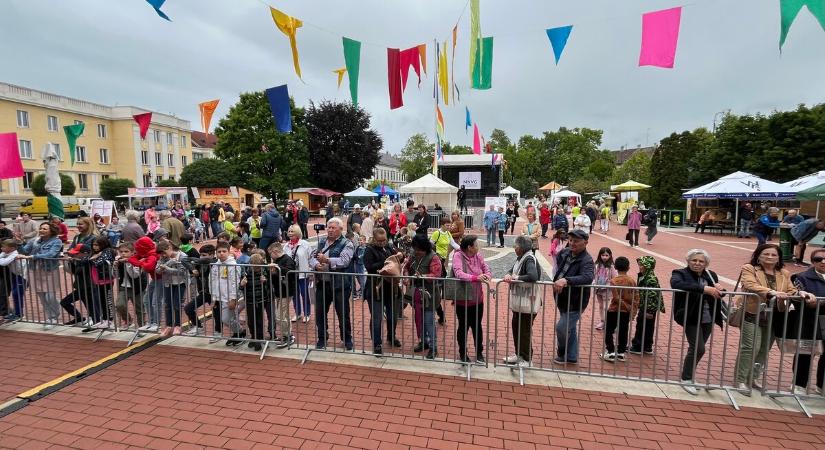 Elkezdődött a csaknem ezer fellépőt felvonultató Tánc Karnevál