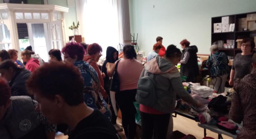 Sikeres volt a gyermeknapi ruha- és játékosztás