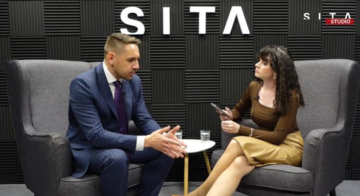 Gyimesi: Európának nincs tiszteletre méltó vezetője. Merz szolgalelkű, Macront a saját felesége vágja pofon a kamerák előtt