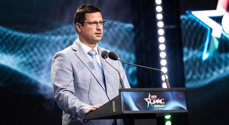 Gulyás Gergely: Ilyenkorra azokat hívják, akiket már nem akarnak hallani, de pechjük volt, elfogadtuk a meghívást
