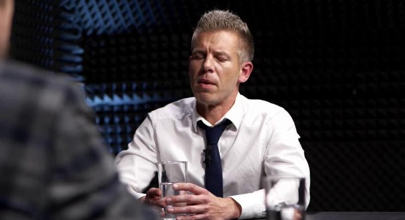 Ülj le, egyes: Magyar Péter hatalmasat bakizott a Telex stúdiójában (VIDEÓ)