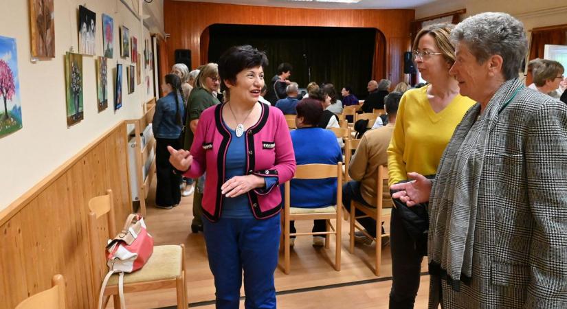 A híres festő özvegye méltatta a képeket
