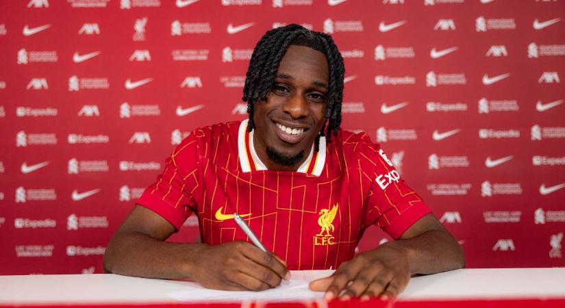 Bombahír az Anfieldről: Frimpong aláírt, már a Liverpool mezét viseli