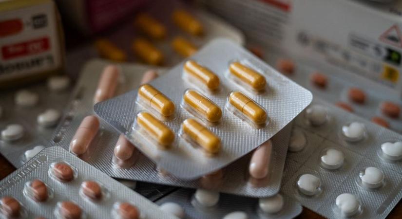 A gyógyszerárak csökkenésével több marad a családi kasszában