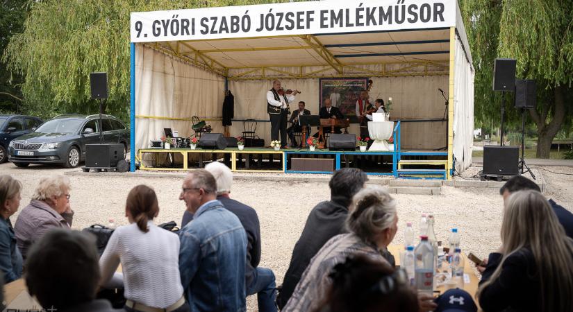 Nyárnyitó nótadélután Gyirmóton