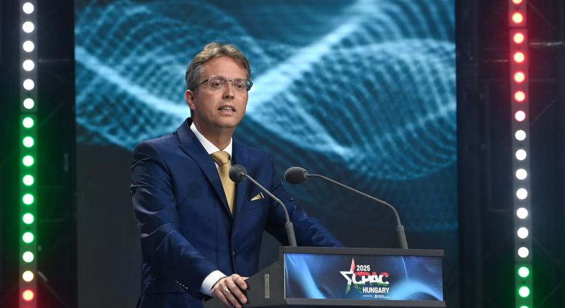 Hankó Balázs szerint Brüsszel Európa gyökerét, a zsidó-keresztény kultúránkat akarja eltörölni