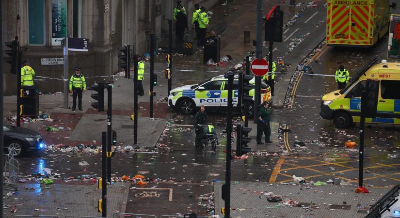 Fegyverként használta járművét a Liverpool bajnoki parádéján tömegbe hajtó autós