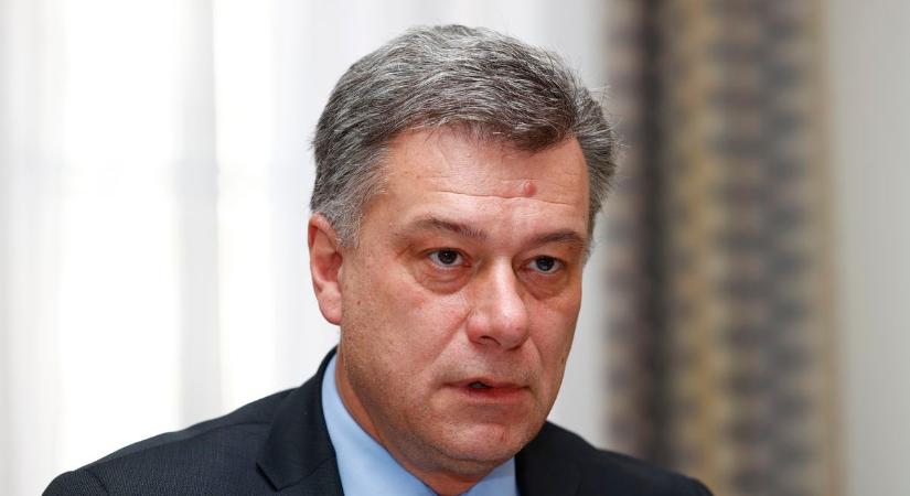Belebukott a cseh igazságügyi miniszter a bitcoin-botrányába