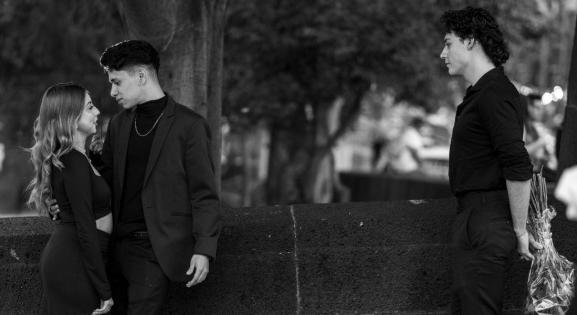 Megcsalás, szenvedély és vágy – 5 könyv szerelmi háromszögekről