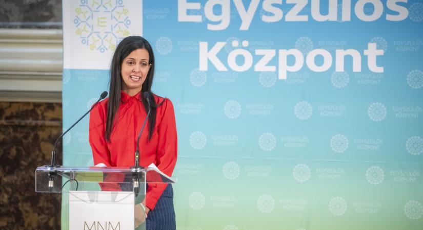 Koncz Zsófia: Az egyszülős családok számára is elérhetőek a magyar családtámogatási rendszer elemei