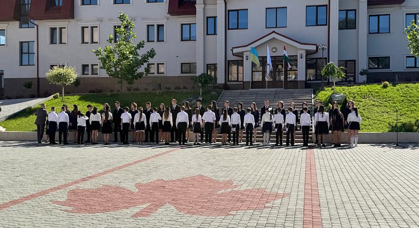 24 végzős diák ballagott el a Beregszászi Bethlen Gábor Líceumban