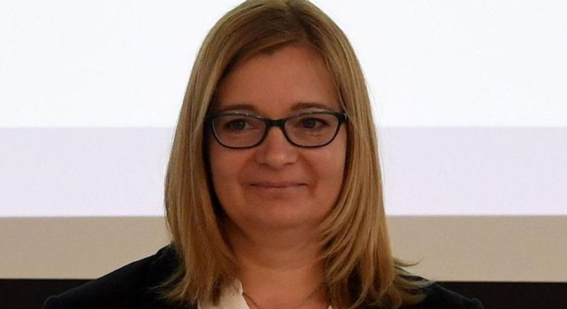 Már meg is van, kilép Müller Cecília helyére