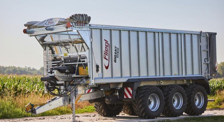 Fliegl transzporteszközökkel bővíti kínálatát az AXIÁL Kft.