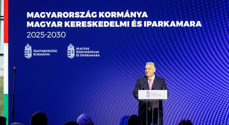 Orbán Viktor aláírta a dokumentumot, ami szerinte hatással lehet egy választásra