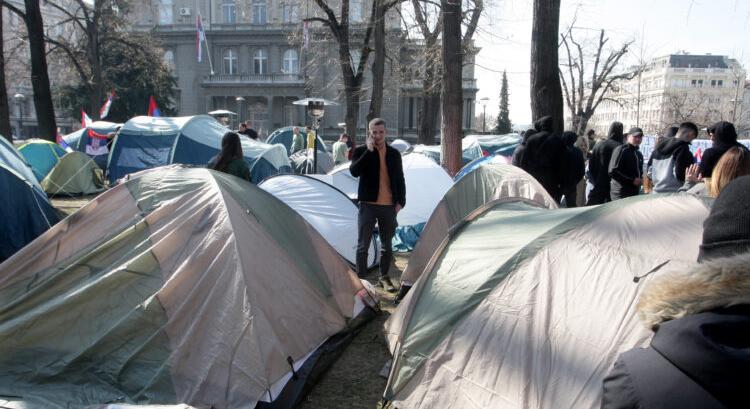 „Kérlek benneteket, ne éhségsztrájkoljatok”