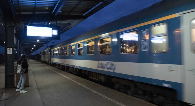 Vasárnaptól nagy változás jön a MÁV-nál, érdemes figyelni a késéseket