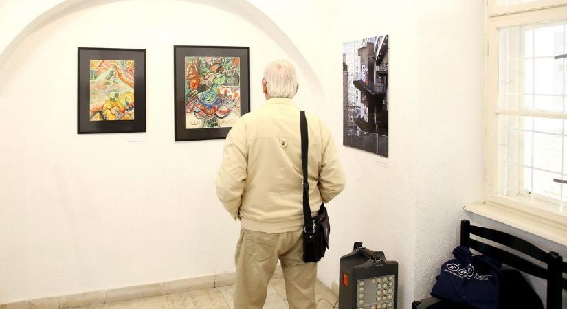 Közel harminc művész játékos és komoly horizontja